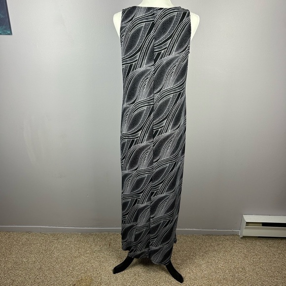 2 Dye 4 Sleeveless Black and White Maxi Dress Size Medium - Picture 4 of 13